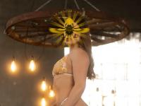 July - Scarabaeus Escort Model aus Frankfurt